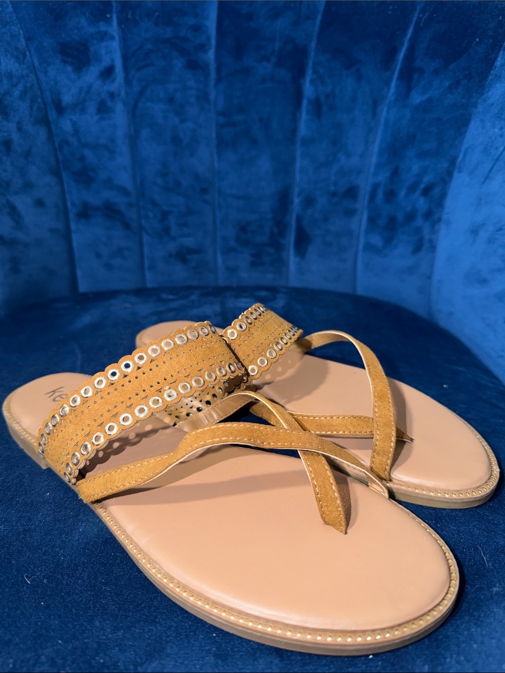 Kensie Women’s Tan Suede Studded Slide Sandals Size 8.5